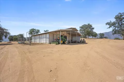 Exterior - 42177 Buckeye St, Caliente, CA 93518 photo 18 of 18