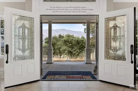 Entry Way - 42177 Buckeye St, Caliente, CA 93518 photo 1 of 10