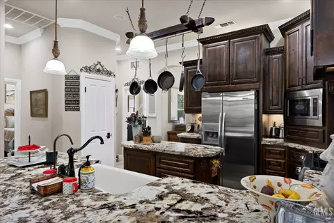 Kitchen - 42177 Buckeye St, Caliente, CA 93518 photo 5 of 5