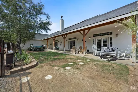Exterior - 42177 Buckeye St, Caliente, CA 93518 photo 14 of 18