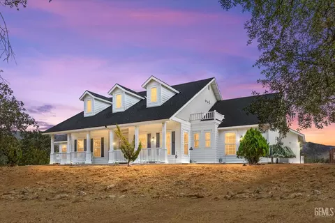 Exterior - 42177 Buckeye St, Caliente, CA 93518 photo 1 of 18