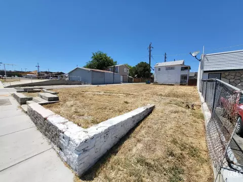 311 6th St, Taft, CA 93268 photo 2