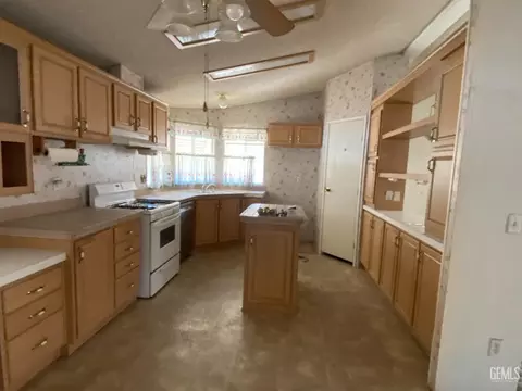 6309 Springbrook Dr, Bakersfield, CA 93307 photo 14