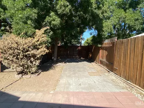 6309 Springbrook Dr, Bakersfield, CA 93307 photo 9