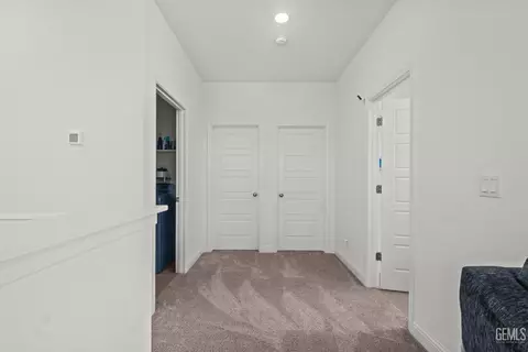 Entry Way - 3318 Cedar Valley Ln, Shafter, CA 93263 photo 14 of 17