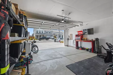 Other - 3318 Cedar Valley Ln, Shafter, CA 93263 photo 7 of 9