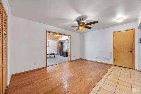 Living - 26520 Brian Pl, Tehachapi, CA 93561 photo 8 of 8