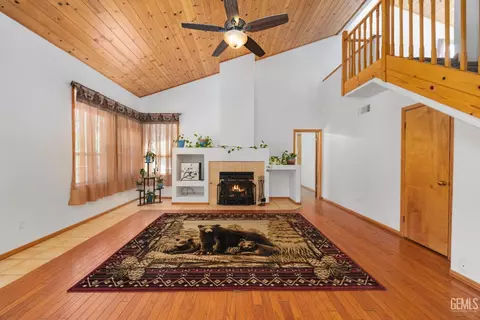 Living - 26520 Brian Pl, Tehachapi, CA 93561 photo 1 of 8