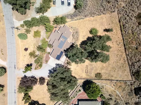 View/Area - 26520 Brian Pl, Tehachapi, CA 93561 photo 1 of 9