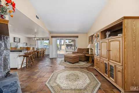 718 Requa Ct, Bakersfield, CA 93306 photo 10