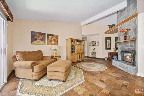 718 Requa Ct, Bakersfield, CA 93306 photo 12