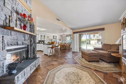 718 Requa Ct, Bakersfield, CA 93306 photo 13