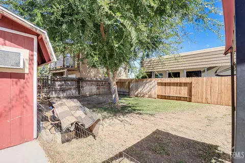 Exterior - 6200 Wright Ave, Bakersfield, CA 93308 photo 6 of 9