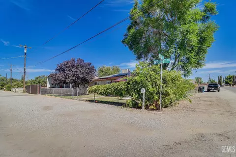 Exterior - 6200 Wright Ave, Bakersfield, CA 93308 photo 4 of 9