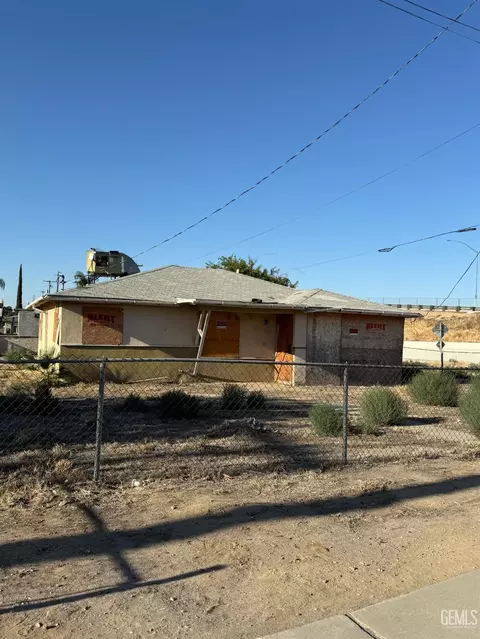 3101 Pioneer Dr, Bakersfield, CA 93306