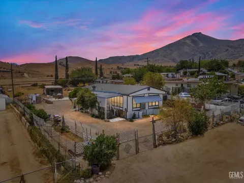 5464 Isabel Dr, Weldon, CA 93283 photo 2