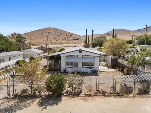 5464 Isabel Dr, Weldon, CA 93283 photo 3