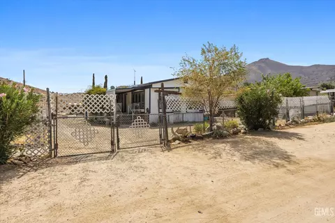 5464 Isabel Dr, Weldon, CA 93283 photo 4