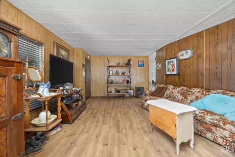 5464 Isabel Dr, Weldon, CA 93283 photo 14