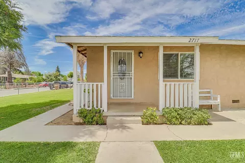 2717 S K St, Bakersfield, CA 93304