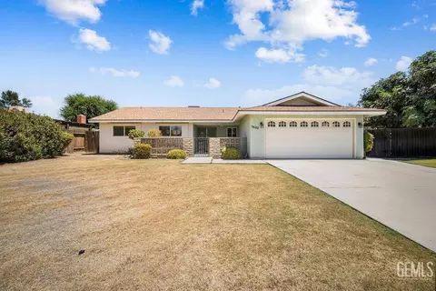 5620 Pryor St, Bakersfield, CA 93308