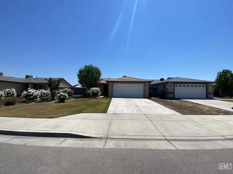 421 Salazar Ave, Bakersfield, CA 93307 photo 1