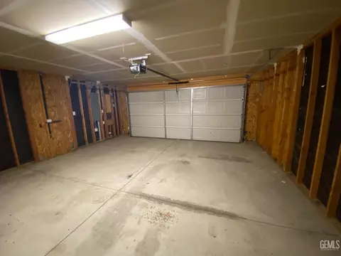 421 Salazar Ave, Bakersfield, CA 93307 photo 27