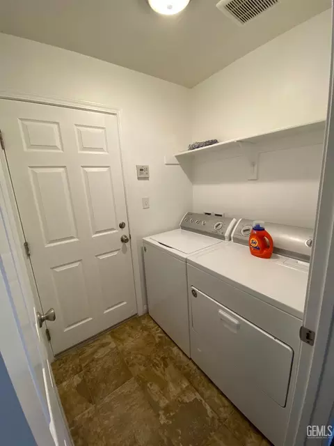 421 Salazar Ave, Bakersfield, CA 93307 photo 14