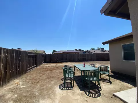 421 Salazar Ave, Bakersfield, CA 93307 photo 29