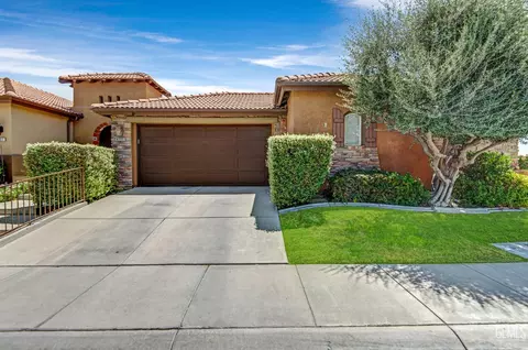 8725 Maggiore Ln, Bakersfield, CA 93312
