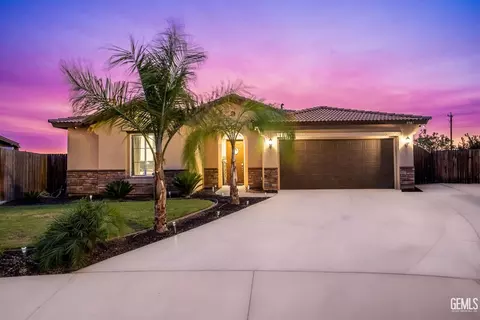 8907 Stevie Ct, Bakersfield, CA 93313 photo 1