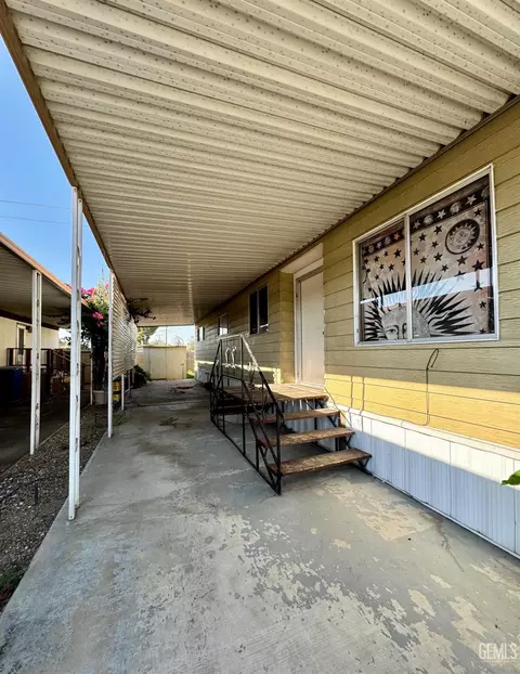 89 Cinnamon Ln, Bakersfield, CA 93308 photo 2