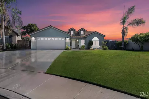 11406 Pacific Harbor Ave, Bakersfield, CA 93312