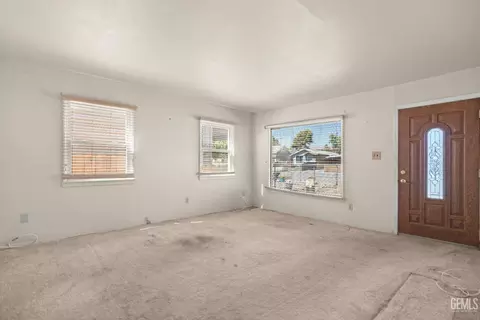 214 Pierce St, Taft, CA 93268 photo 6