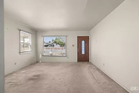 214 Pierce St, Taft, CA 93268 photo 5