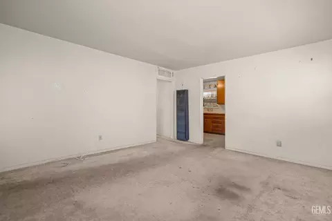 214 Pierce St, Taft, CA 93268 photo 7
