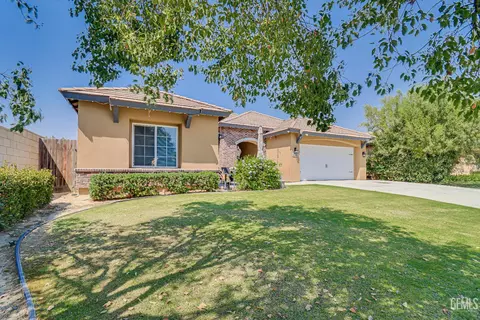 Exterior - 9320 Ribston Ave, Bakersfield, CA 93312 photo 2 of 9
