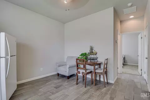 Entry Way - 9320 Ribston Ave, Bakersfield, CA 93312 photo 4 of 4