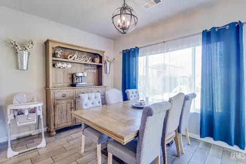 Dining - 9320 Ribston Ave, Bakersfield, CA 93312 photo 1 of 2
