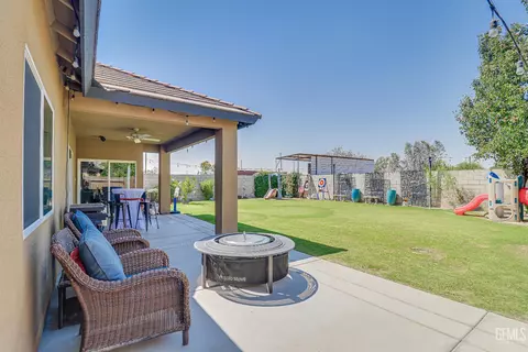 Exterior - 9320 Ribston Ave, Bakersfield, CA 93312 photo 5 of 9