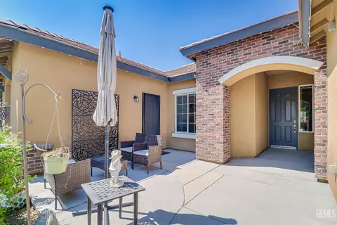 Exterior - 9320 Ribston Ave, Bakersfield, CA 93312 photo 4 of 9