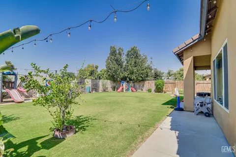 Exterior - 9320 Ribston Ave, Bakersfield, CA 93312 photo 8 of 9