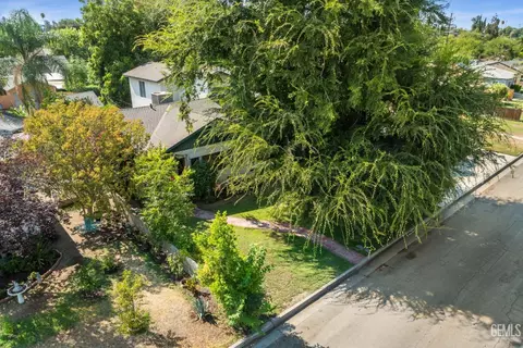331 Beech St, Bakersfield, CA 93304 photo 1