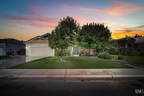 6610 Clear Water Creek Way, Bakersfield, CA 93311