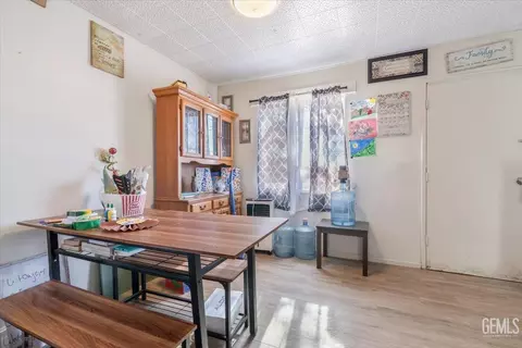 Dining - 13645 Gilbert St, North Edwards, CA 93523 photo 1 of 2