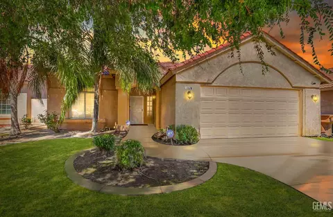 10518 Tivoli Ct, Bakersfield, CA 93311