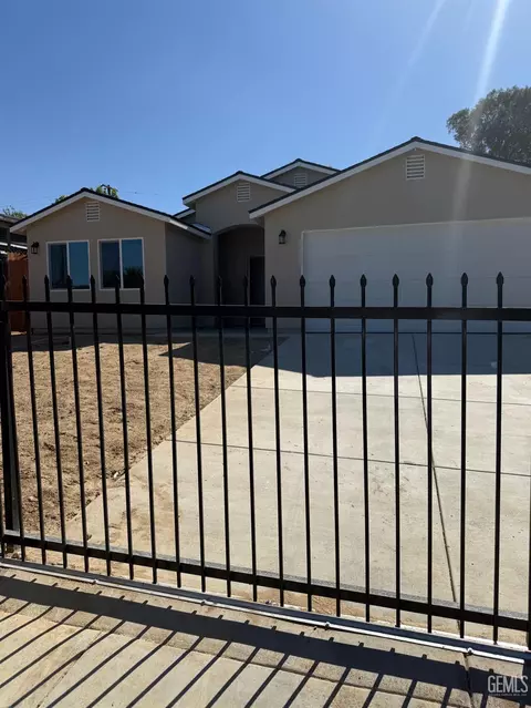 2217 Robinson St, Bakersfield, CA 93305