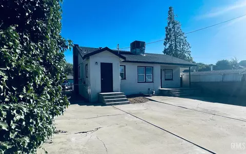 Exterior - 427 E St, Tehachapi, CA 93561 photo 3 of 4