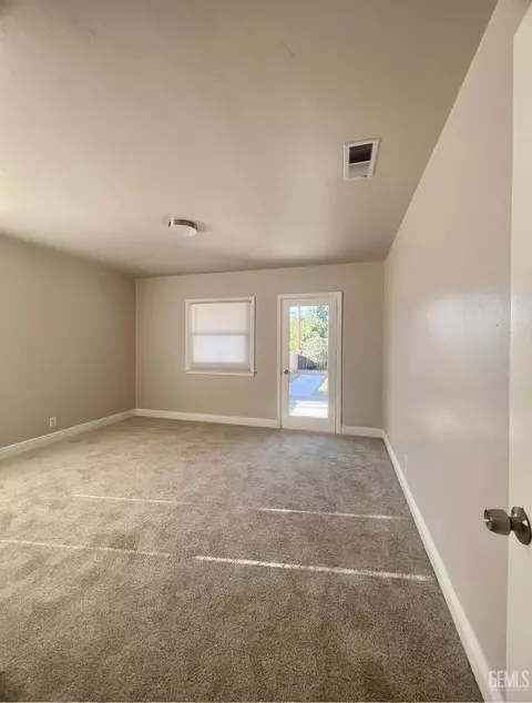 Bedroom - 427 E St, Tehachapi, CA 93561 photo 5 of 6