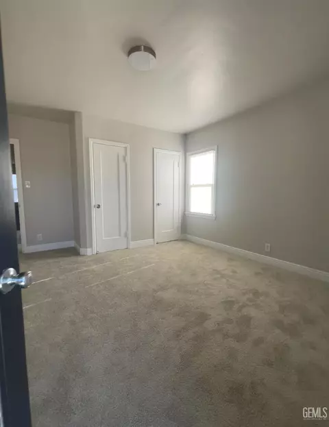 Bedroom - 427 E St, Tehachapi, CA 93561 photo 4 of 6